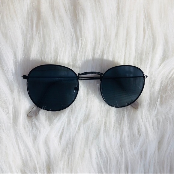 BOGO50 Oval black frame & black lens sunglasses - Picture 2 of 6
